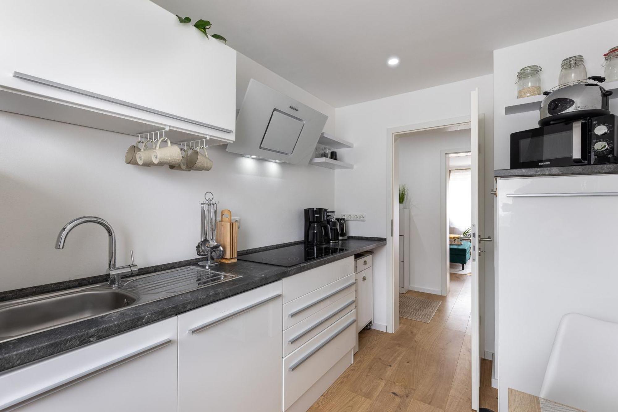 Schoenes, Modernes Apartment Mit Zwei Schlafzimmern - Zentral Mit Balkon Fuer 6 Personen Montabaur Bagian luar foto