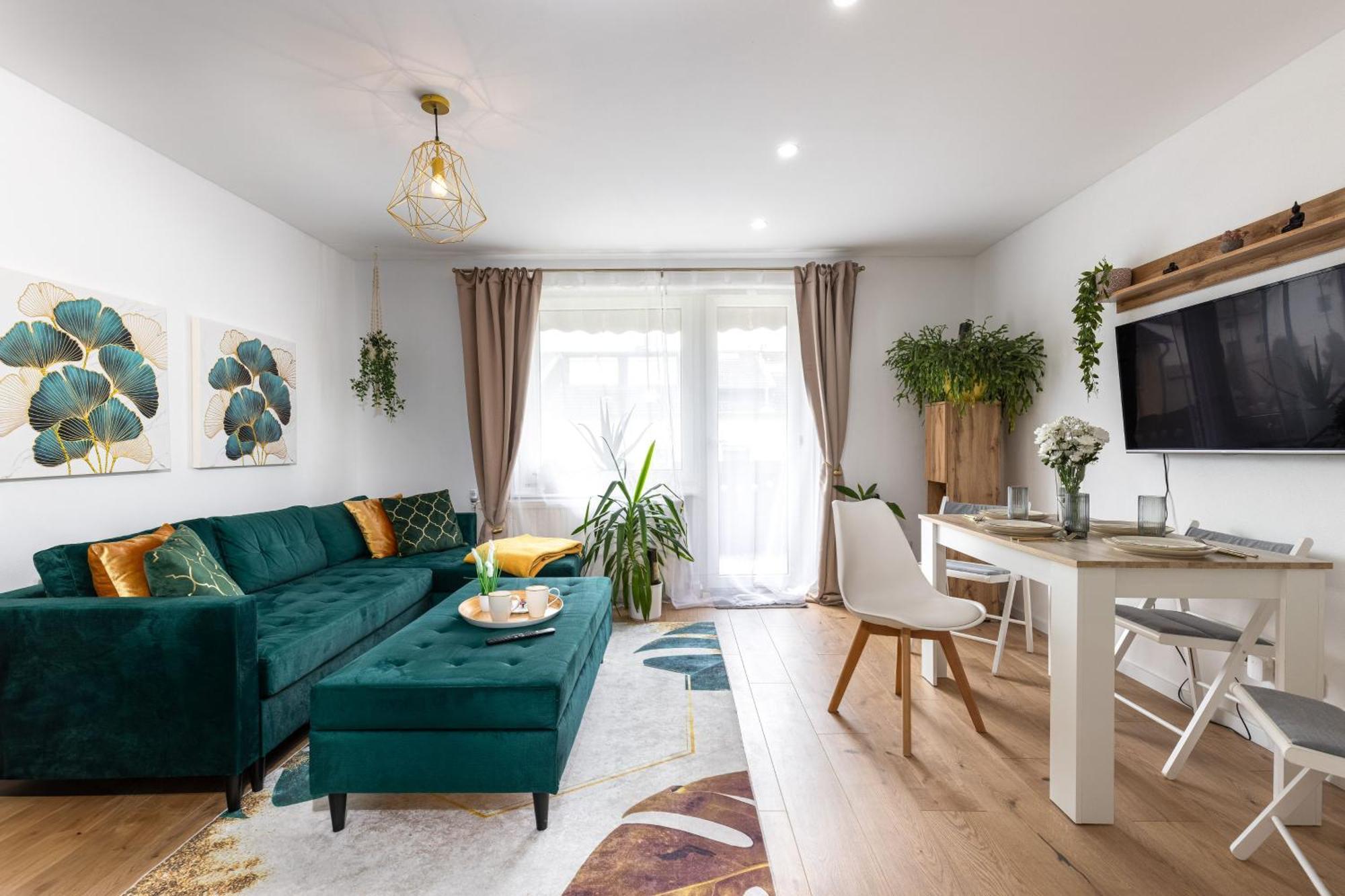 Schoenes, Modernes Apartment Mit Zwei Schlafzimmern - Zentral Mit Balkon Fuer 6 Personen Montabaur Bagian luar foto