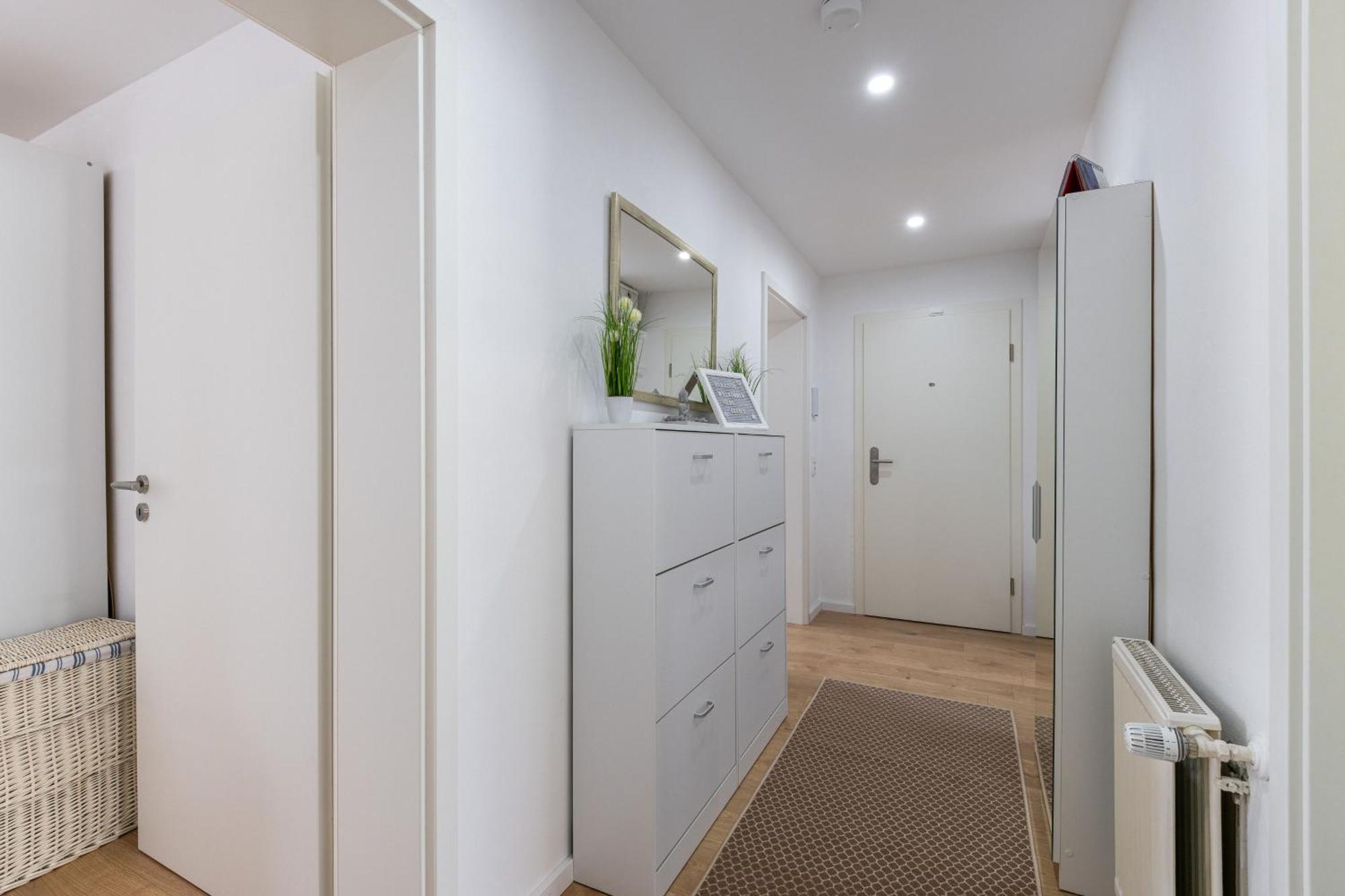 Schoenes, Modernes Apartment Mit Zwei Schlafzimmern - Zentral Mit Balkon Fuer 6 Personen Montabaur Bagian luar foto