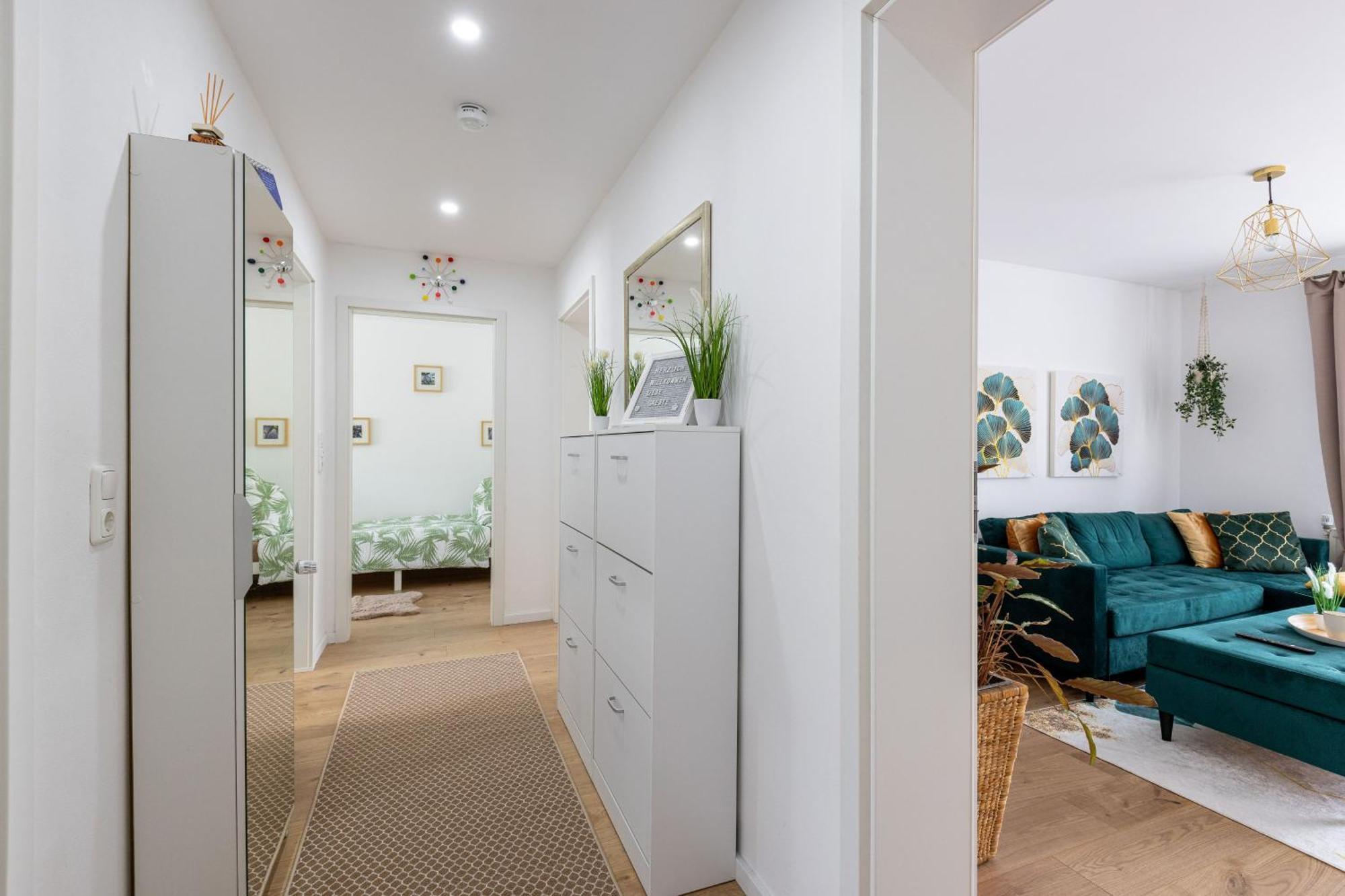 Schoenes, Modernes Apartment Mit Zwei Schlafzimmern - Zentral Mit Balkon Fuer 6 Personen Montabaur Bagian luar foto